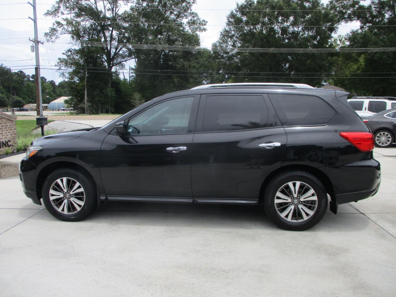Nissan Pathfinder FWD SV 2017
