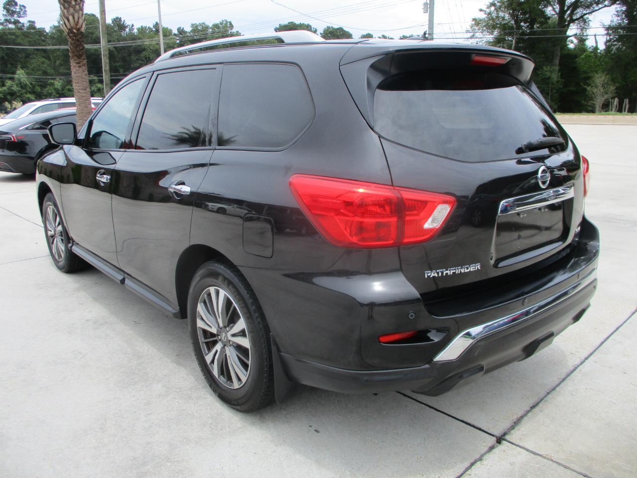 Nissan Pathfinder FWD SV 2017