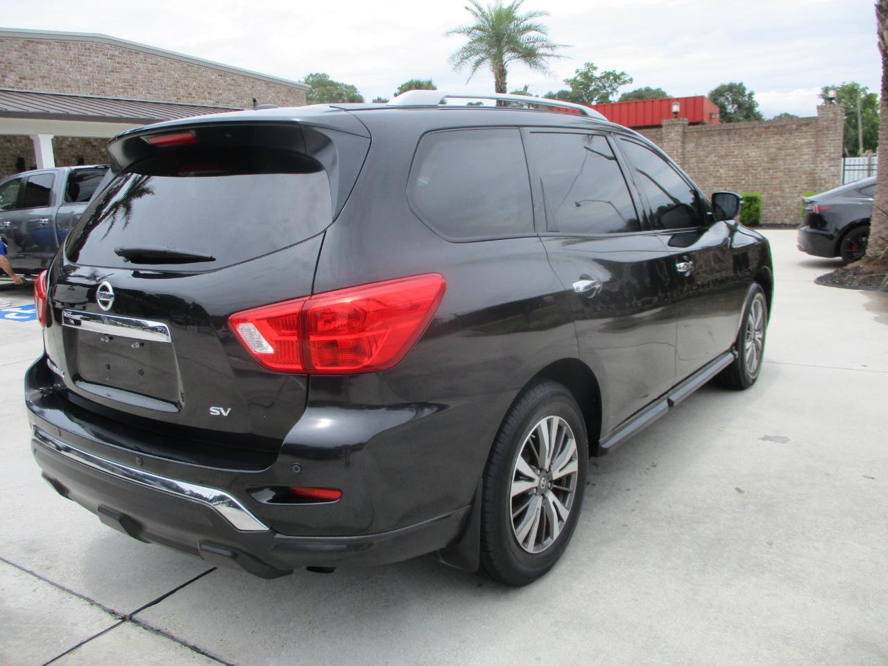 Nissan Pathfinder FWD SV 2017