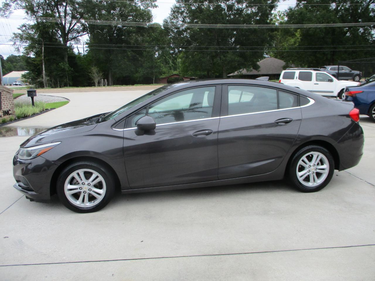 Chevrolet Cruze 4dr Sdn 1.4L LT w/1SD 2017