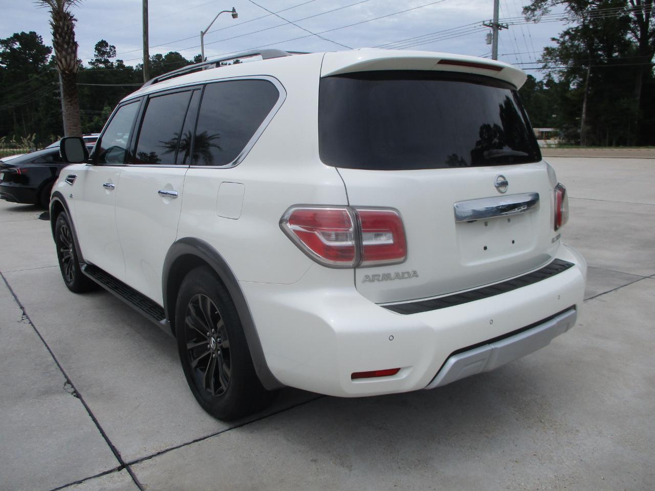 Nissan Armada 4x2 Platinum 2017