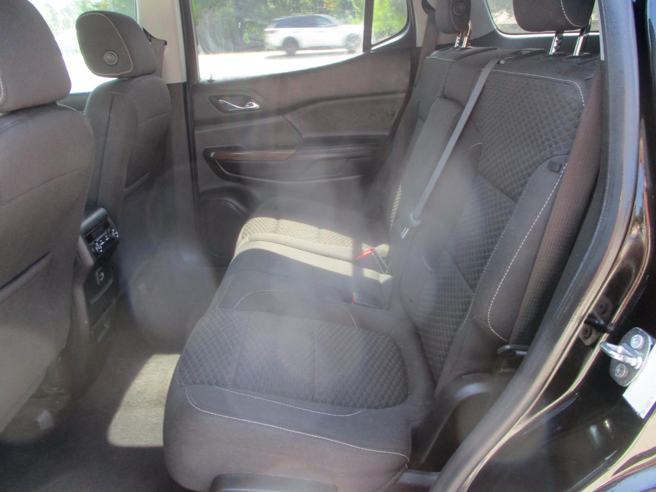 GMC Acadia FWD 4dr SLE w/SLE-1 2019