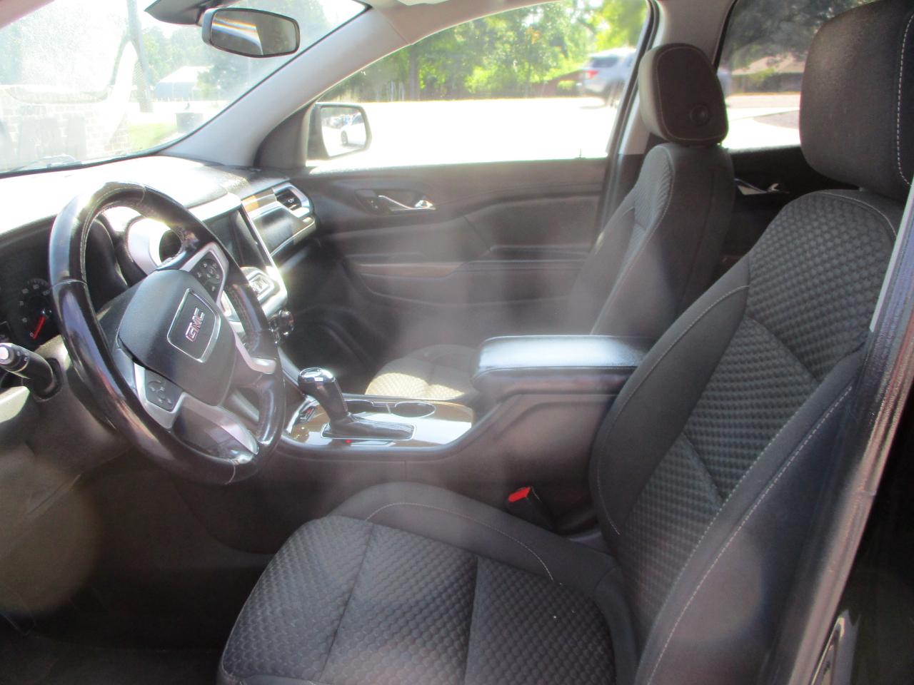 GMC Acadia FWD 4dr SLE w/SLE-1 2019