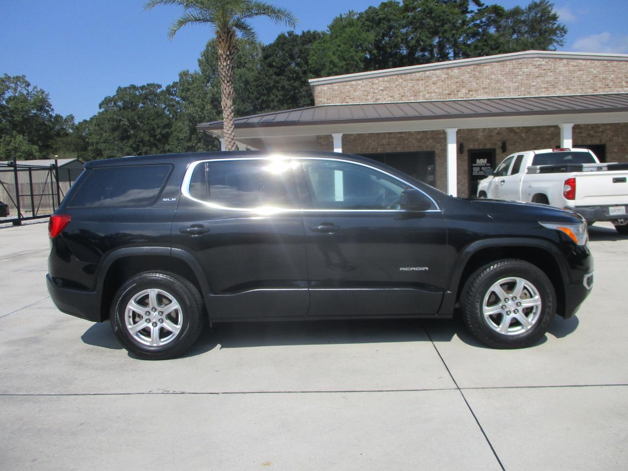 GMC Acadia FWD 4dr SLE w/SLE-1 2019