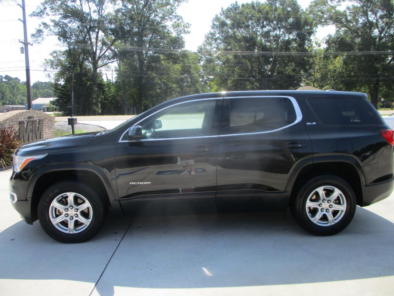 GMC Acadia FWD 4dr SLE w/SLE-1 2019