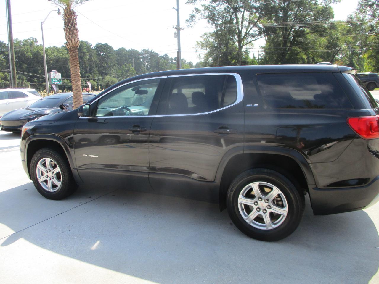 GMC Acadia FWD 4dr SLE w/SLE-1 2019