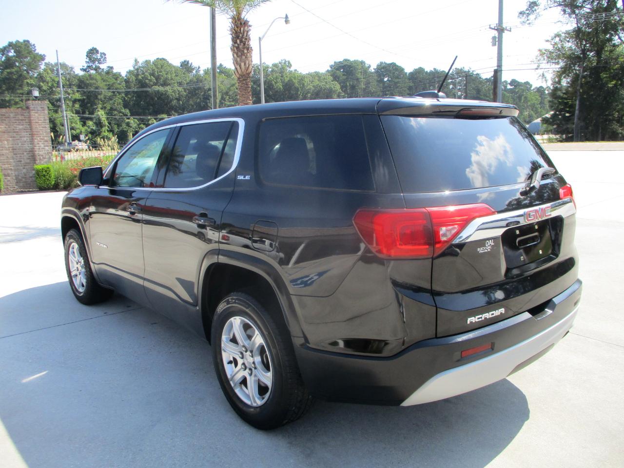 GMC Acadia FWD 4dr SLE w/SLE-1 2019