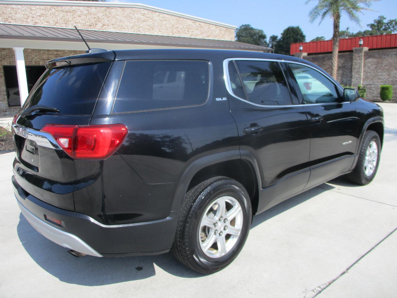 GMC Acadia FWD 4dr SLE w/SLE-1 2019