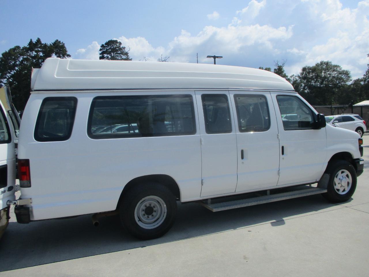 Ford Econoline Cargo Van E-250 Ext Recreational 2013
