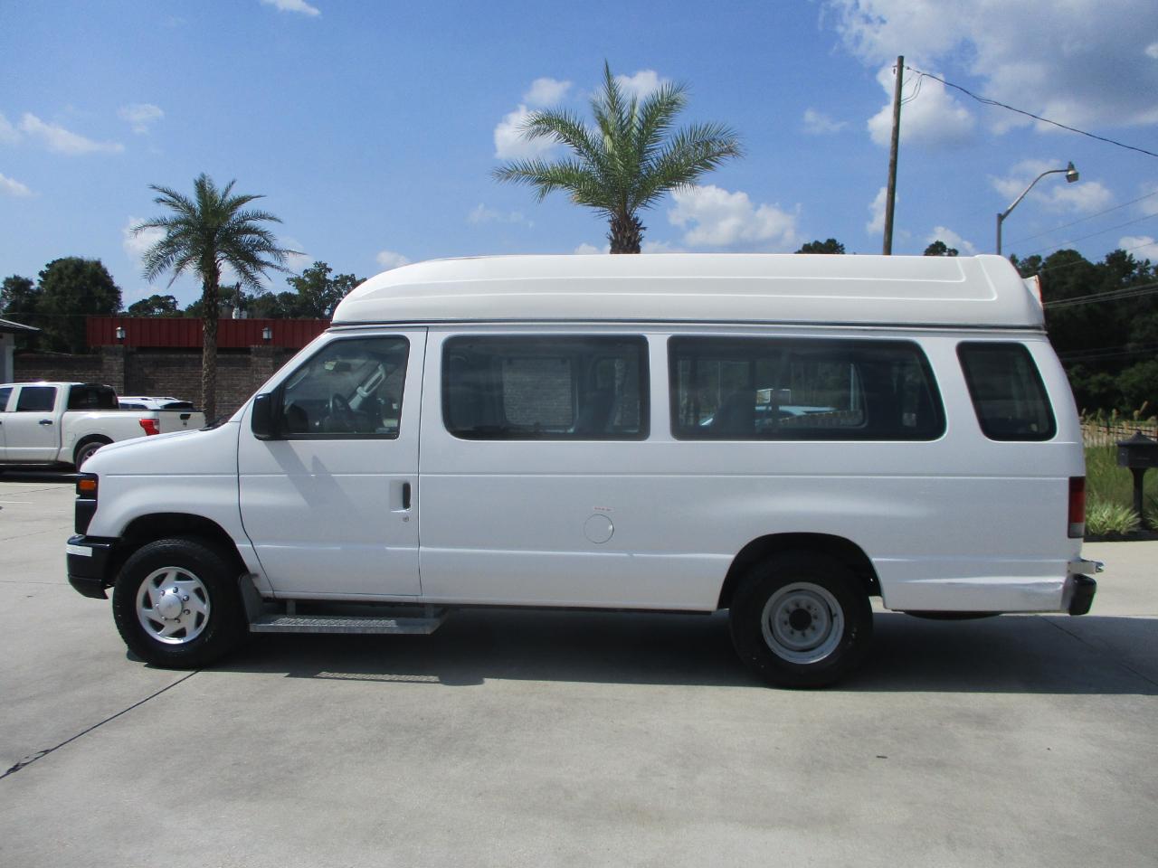 Ford Econoline Cargo Van E-250 Ext Recreational 2013