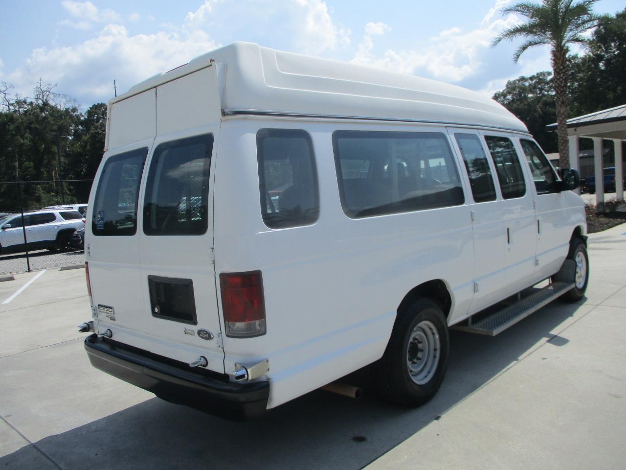 Ford Econoline Cargo Van E-250 Ext Recreational 2013
