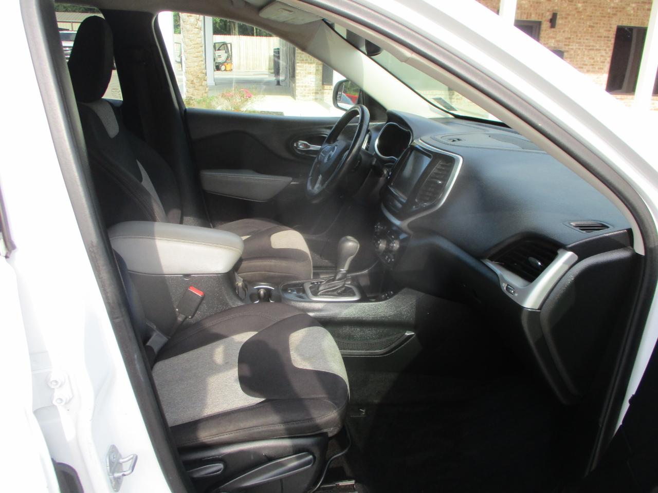 Jeep Cherokee FWD 4dr Latitude 2014