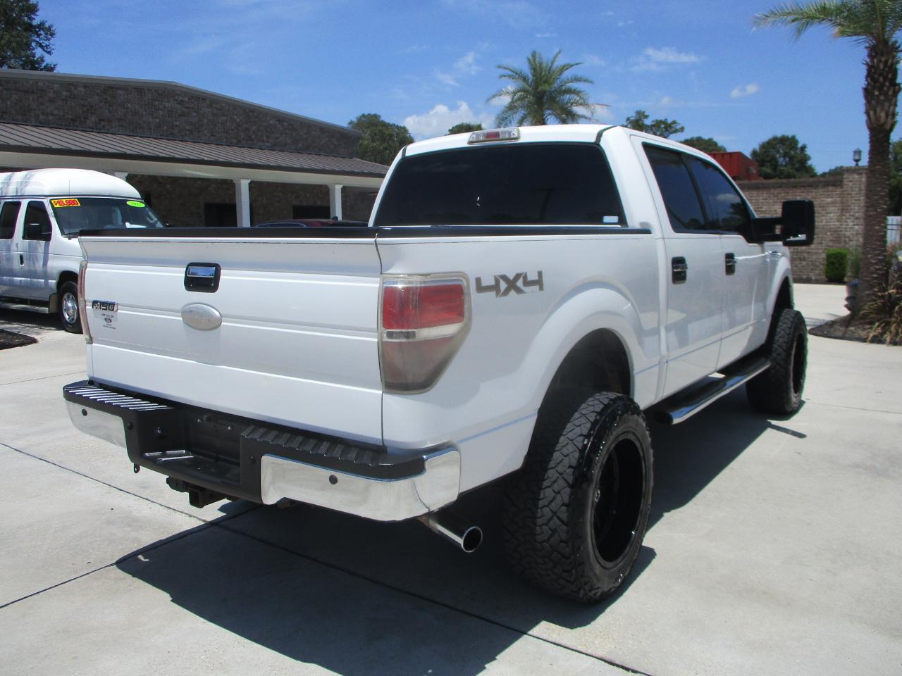 Ford F-150 4WD SuperCrew 145" XLT 2011