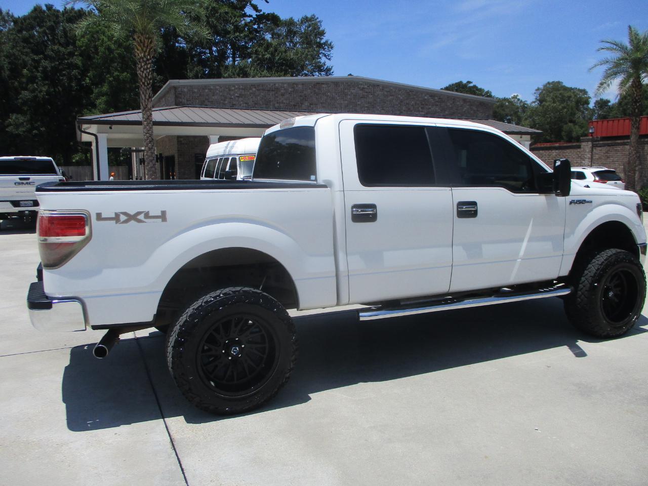Ford F-150 4WD SuperCrew 145" XLT 2011