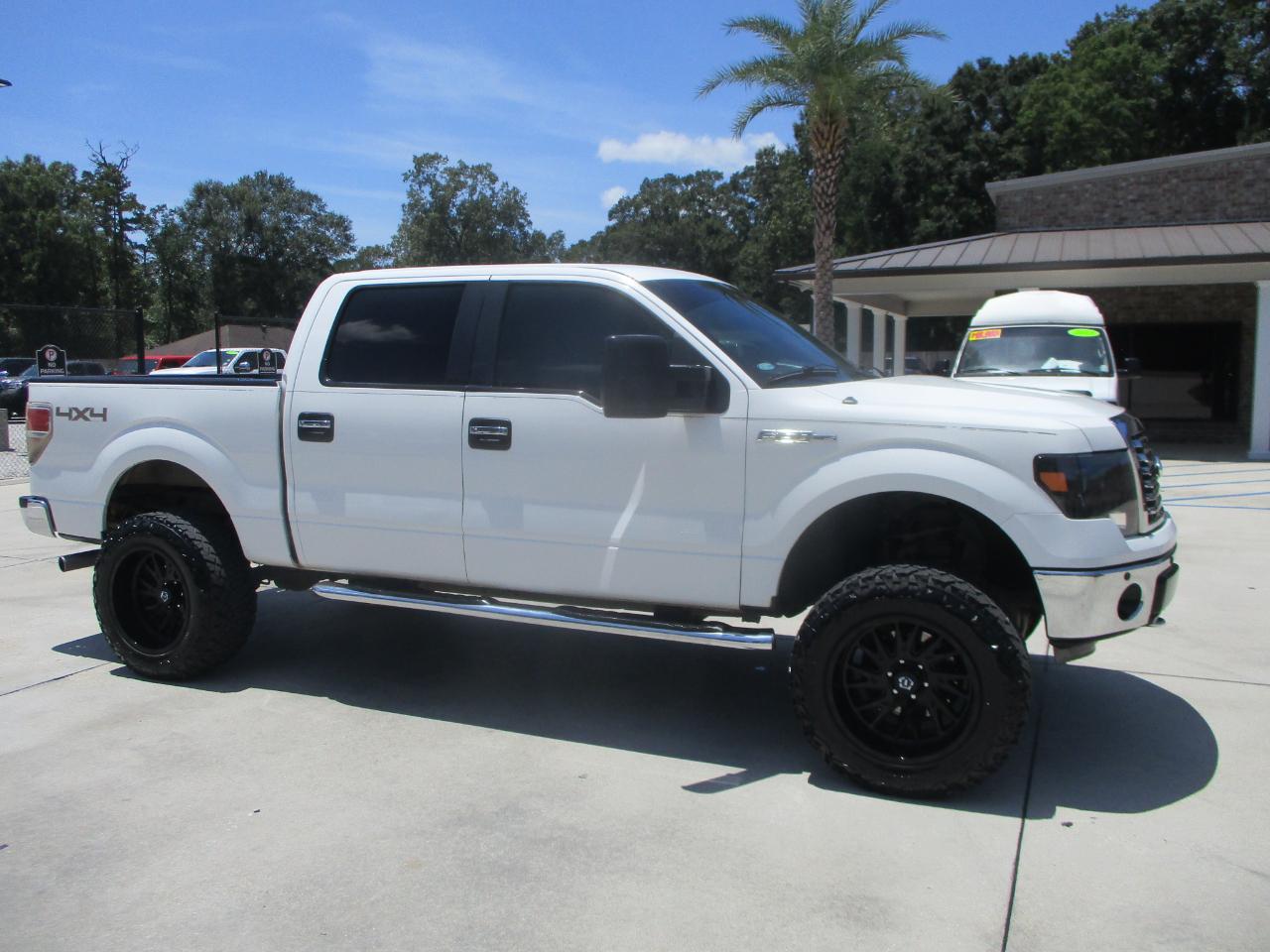 Ford F-150 4WD SuperCrew 145" XLT 2011