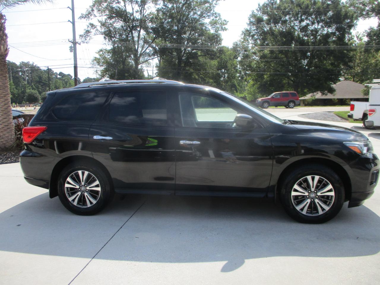 Nissan Pathfinder FWD SV 2018
