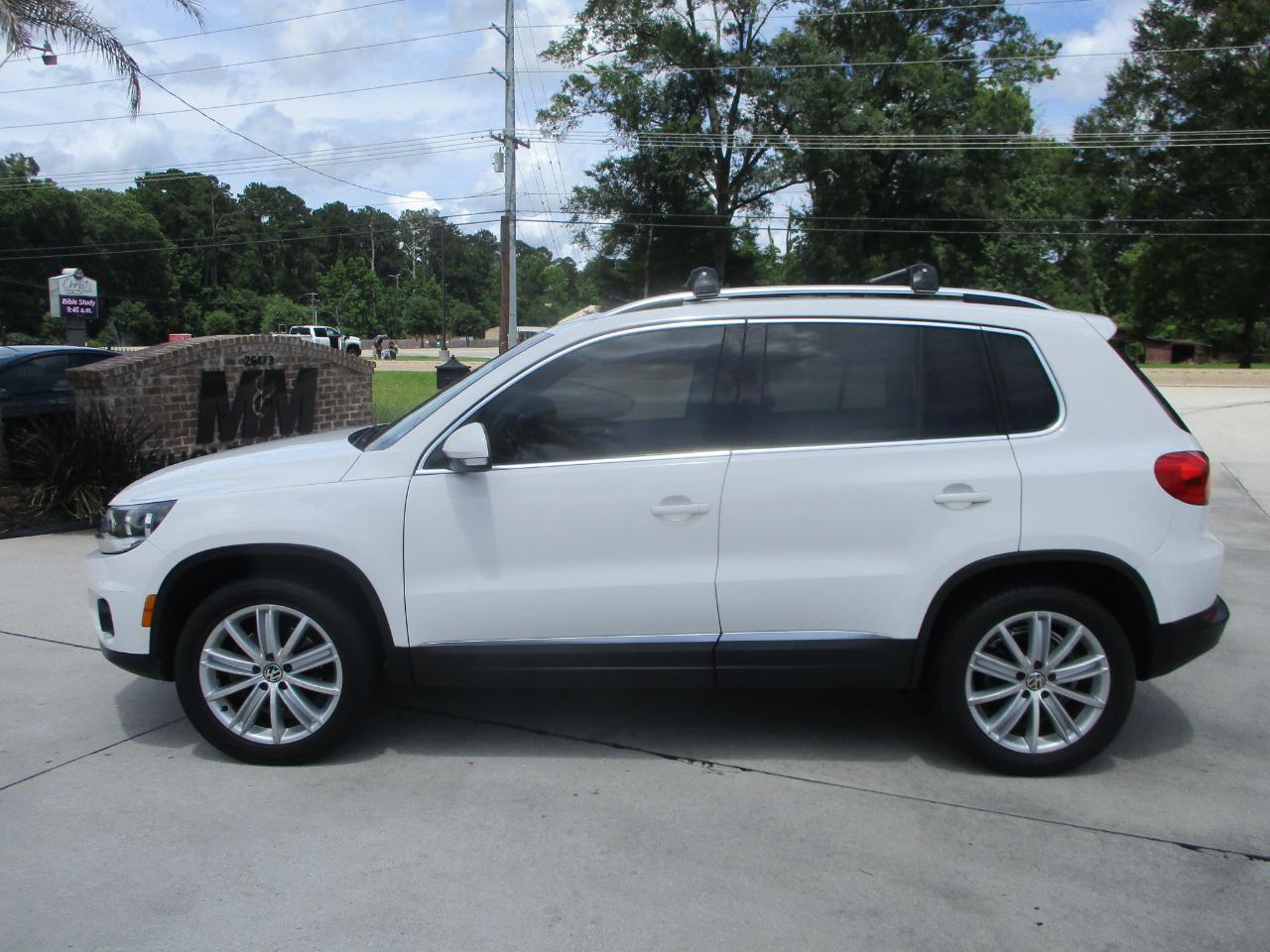 Volkswagen Tiguan 2WD 4dr Auto SE w/Sunroof & Nav 2012