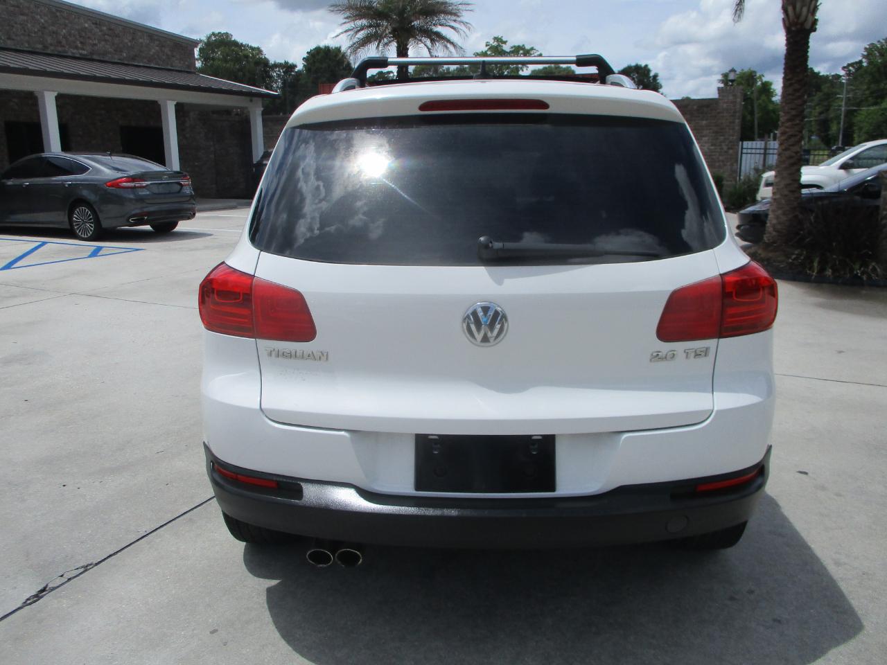 Volkswagen Tiguan 2WD 4dr Auto SE w/Sunroof & Nav 2012