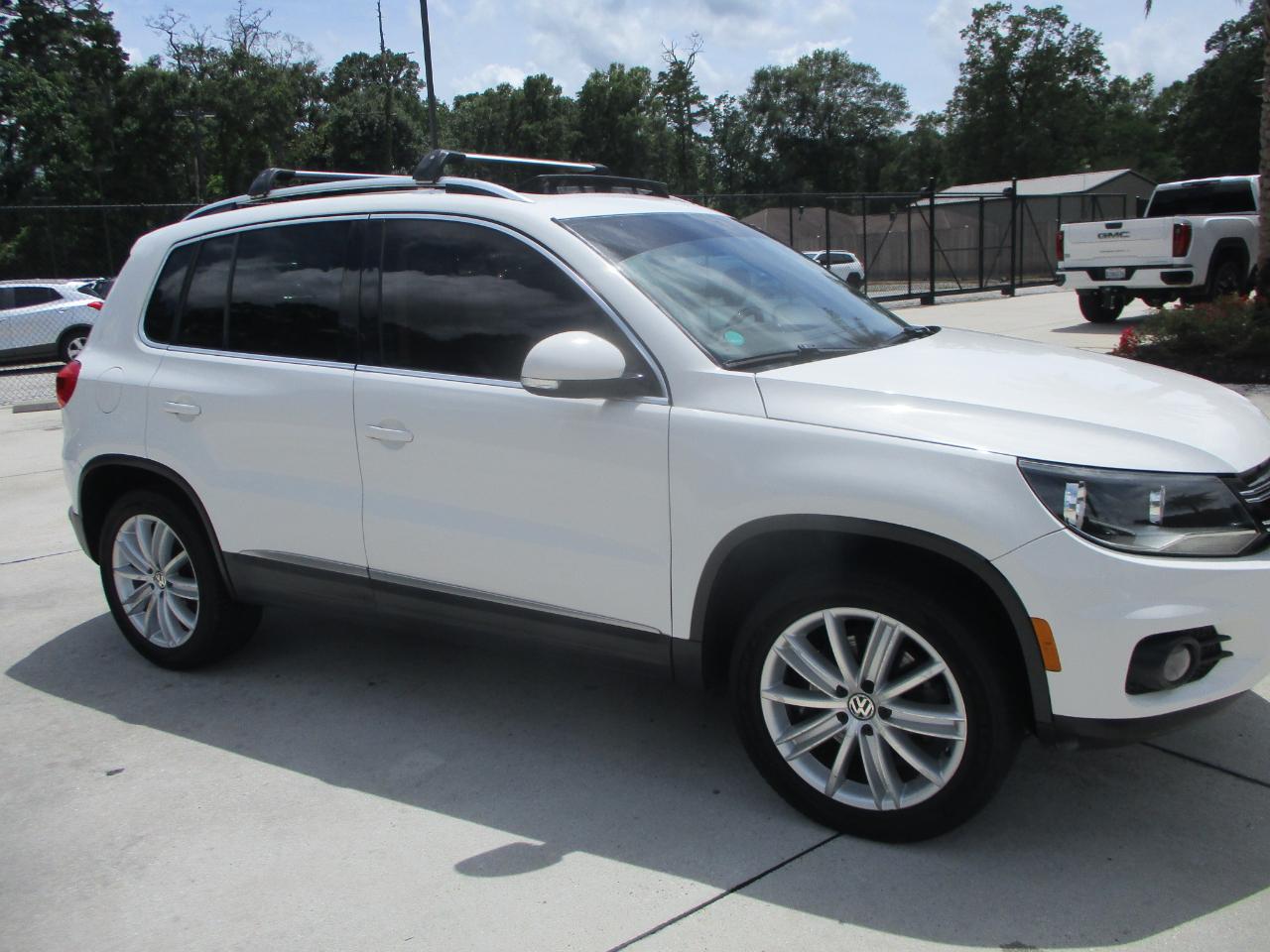 Volkswagen Tiguan 2WD 4dr Auto SE w/Sunroof & Nav 2012