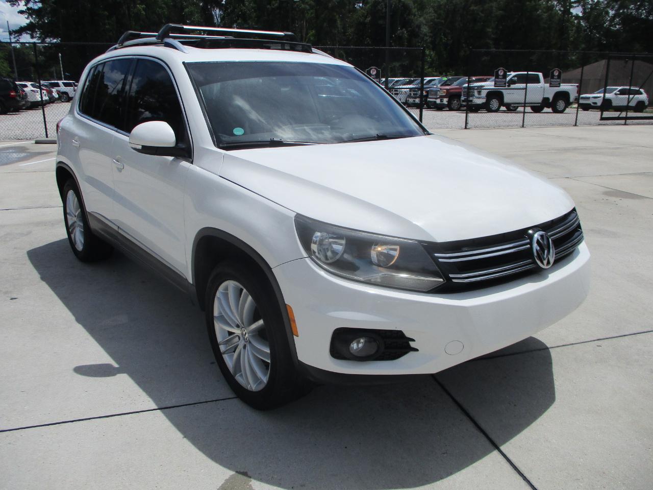 Volkswagen Tiguan 2WD 4dr Auto SE w/Sunroof & Nav 2012