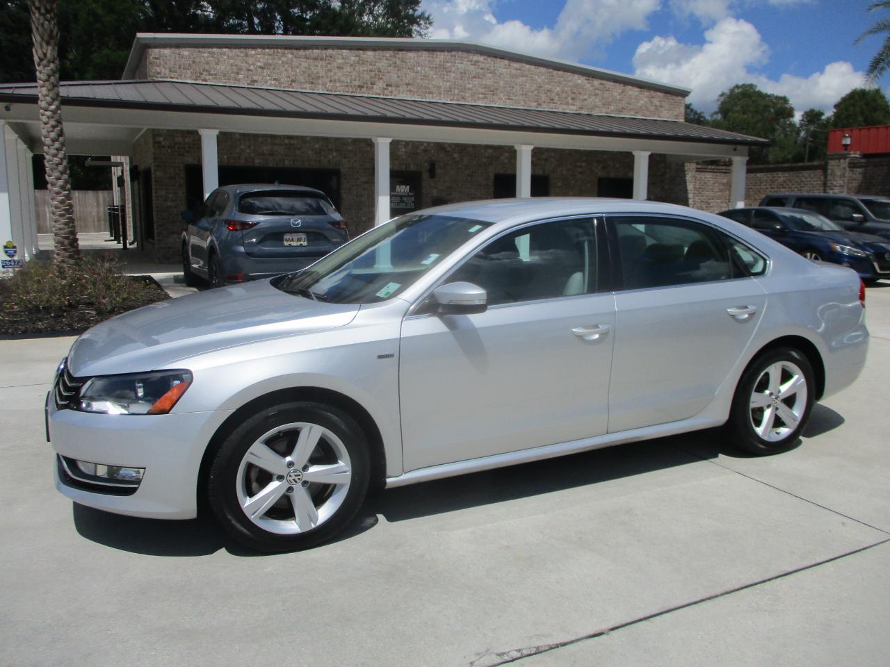 Volkswagen Passat 4dr Sdn 1.8T Auto S 2015