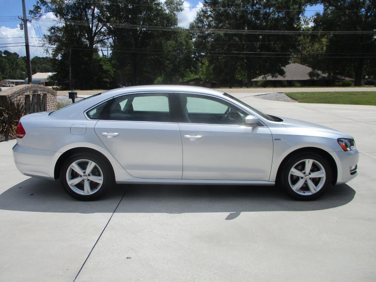Volkswagen Passat 4dr Sdn 1.8T Auto S 2015