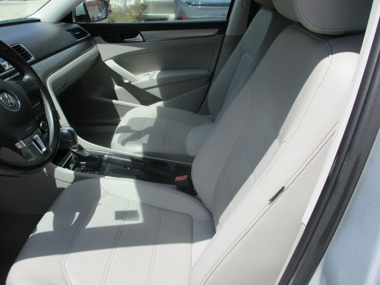 Volkswagen Passat 4dr Sdn 1.8T Auto S 2015
