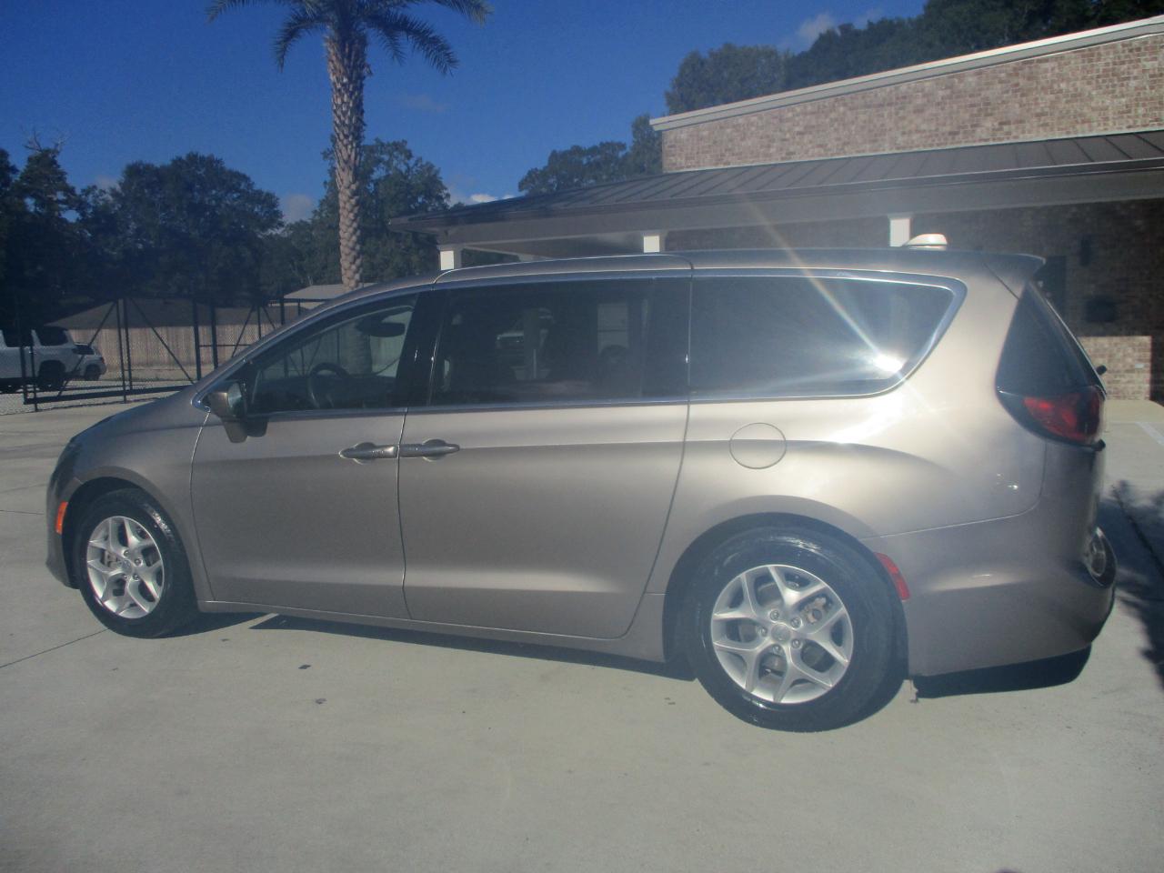 Chrysler Pacifica Touring Plus FWD 2018