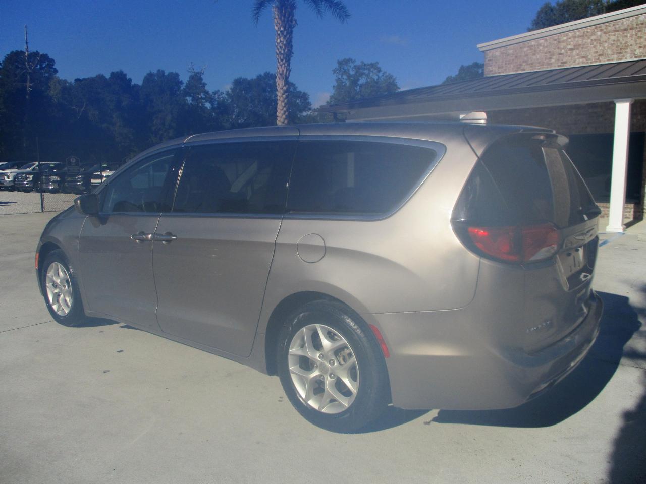 Chrysler Pacifica Touring Plus FWD 2018