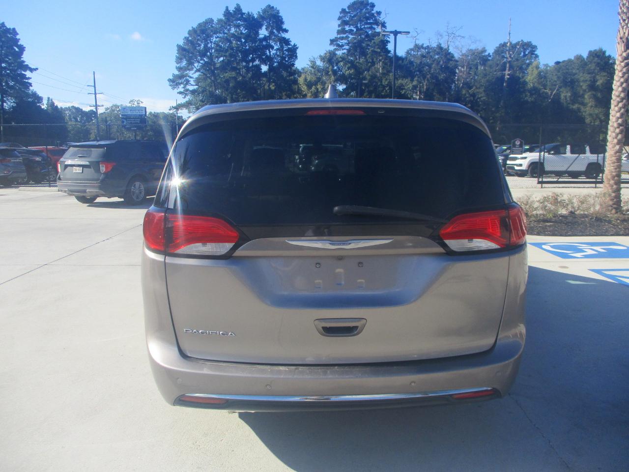 Chrysler Pacifica Touring Plus FWD 2018