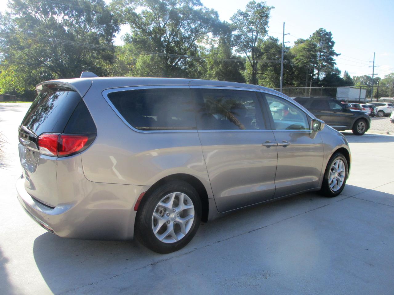 Chrysler Pacifica Touring Plus FWD 2018