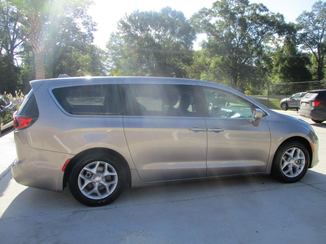 Chrysler Pacifica Touring Plus FWD 2018