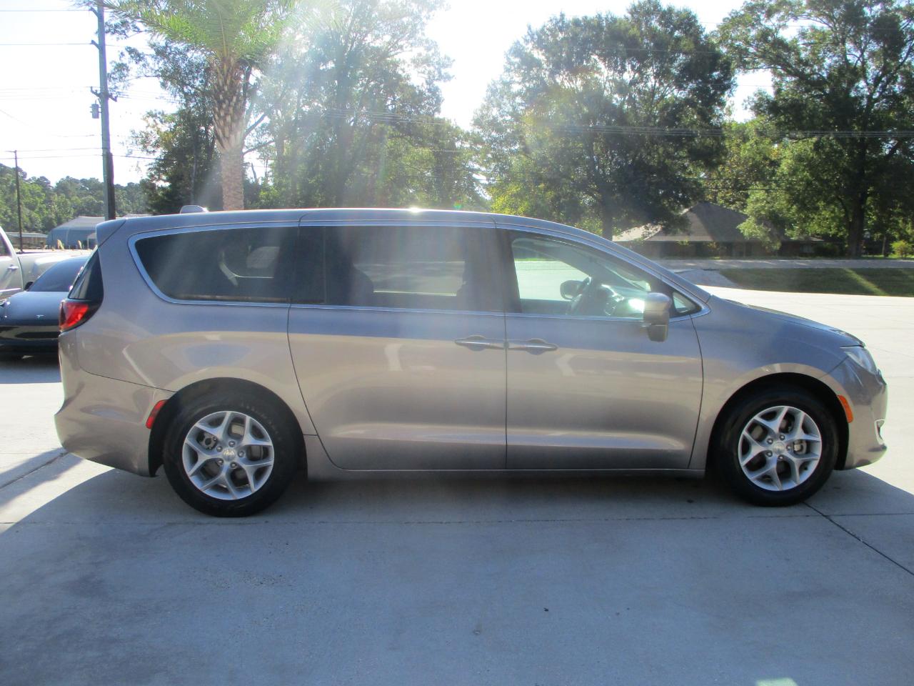 Chrysler Pacifica Touring Plus FWD 2018