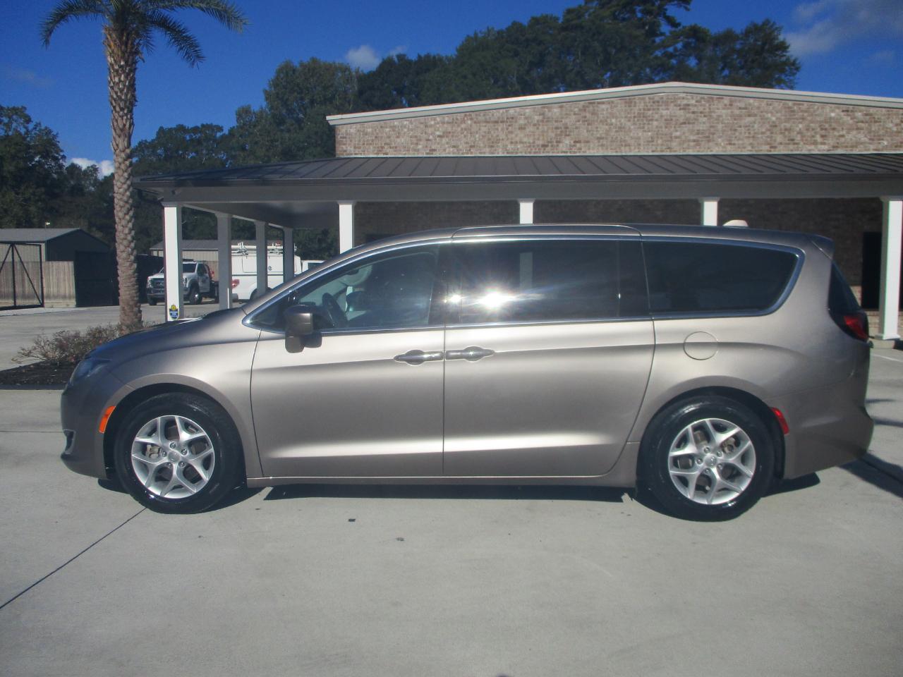 Chrysler Pacifica Touring Plus FWD 2018