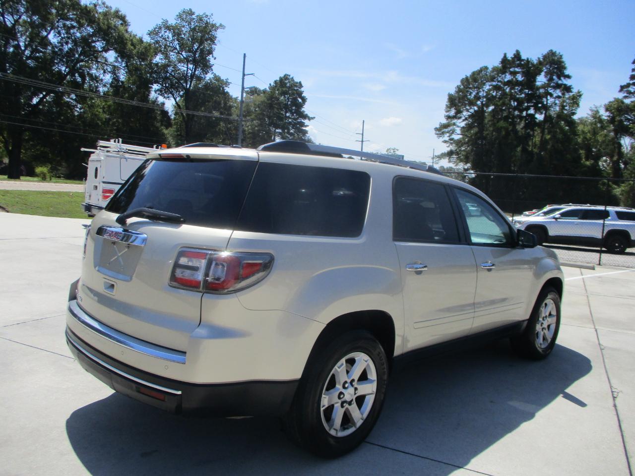 GMC Acadia FWD 4dr SLE w/SLE-1 2015