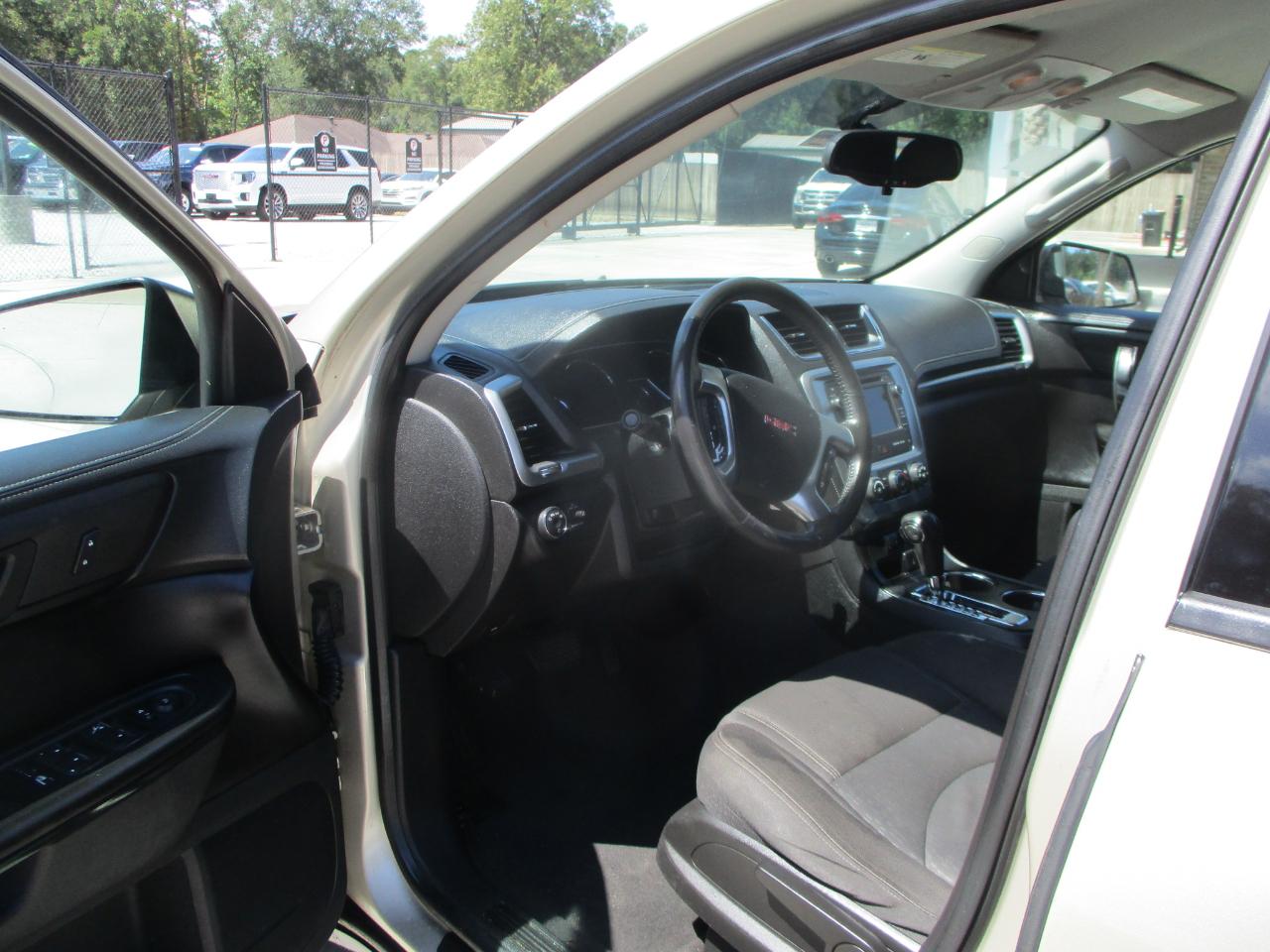 GMC Acadia FWD 4dr SLE w/SLE-1 2015