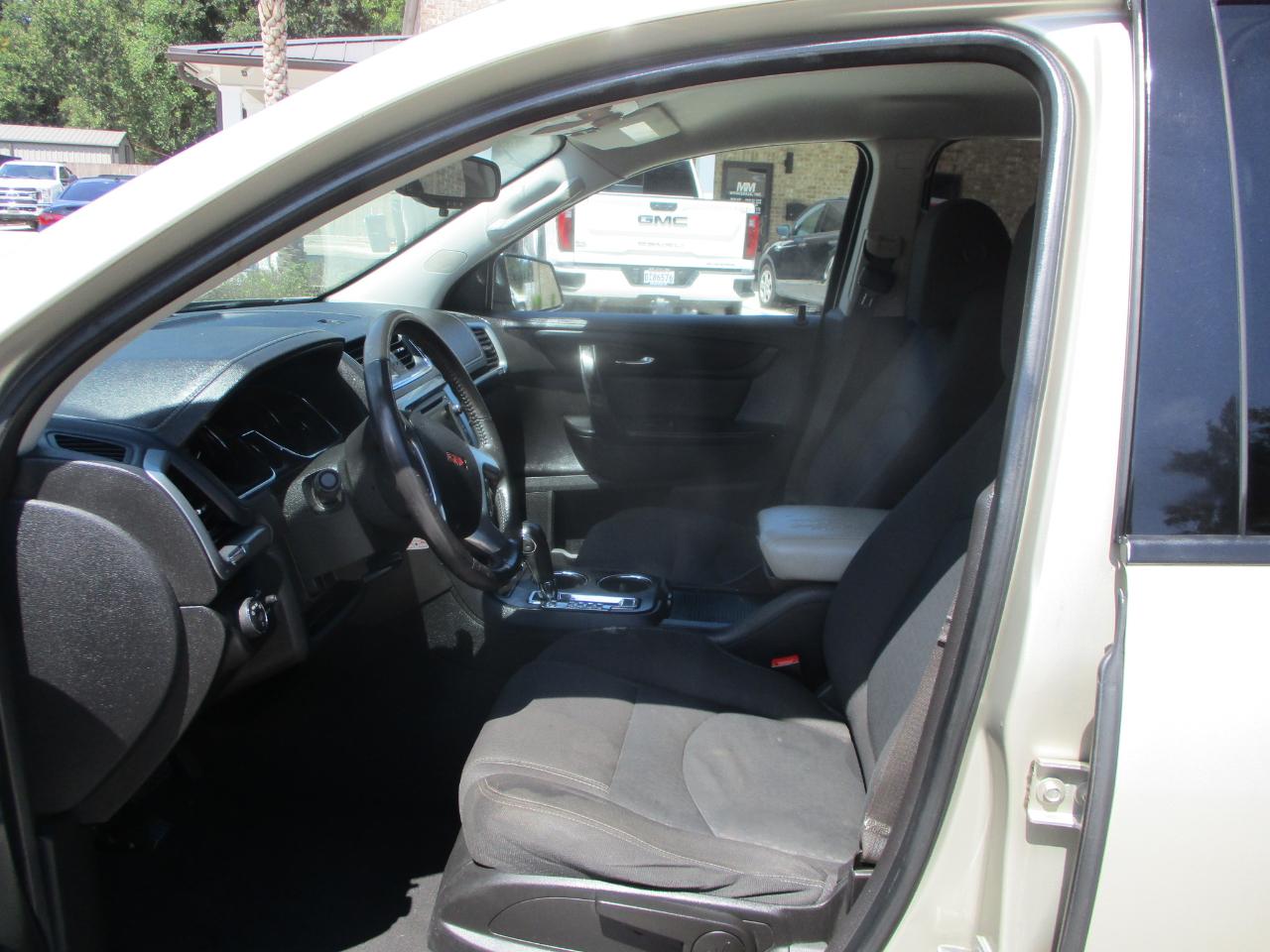 GMC Acadia FWD 4dr SLE w/SLE-1 2015
