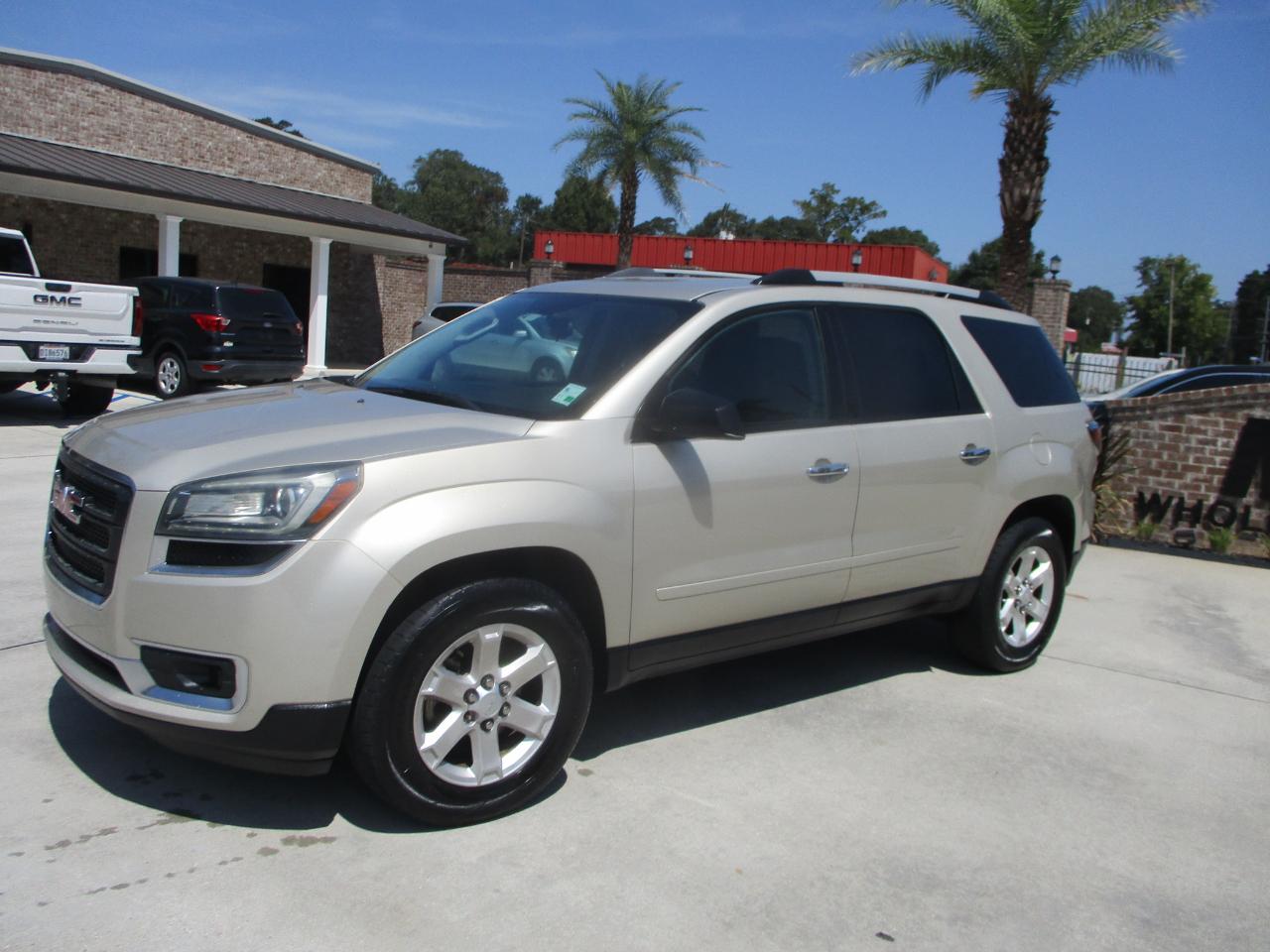 GMC Acadia FWD 4dr SLE w/SLE-1 2015