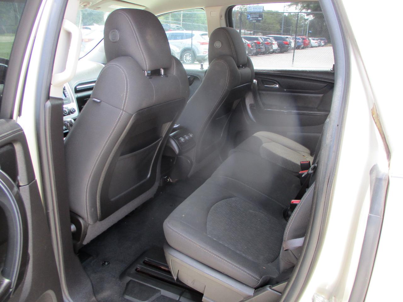 GMC Acadia FWD 4dr SLE1 2014