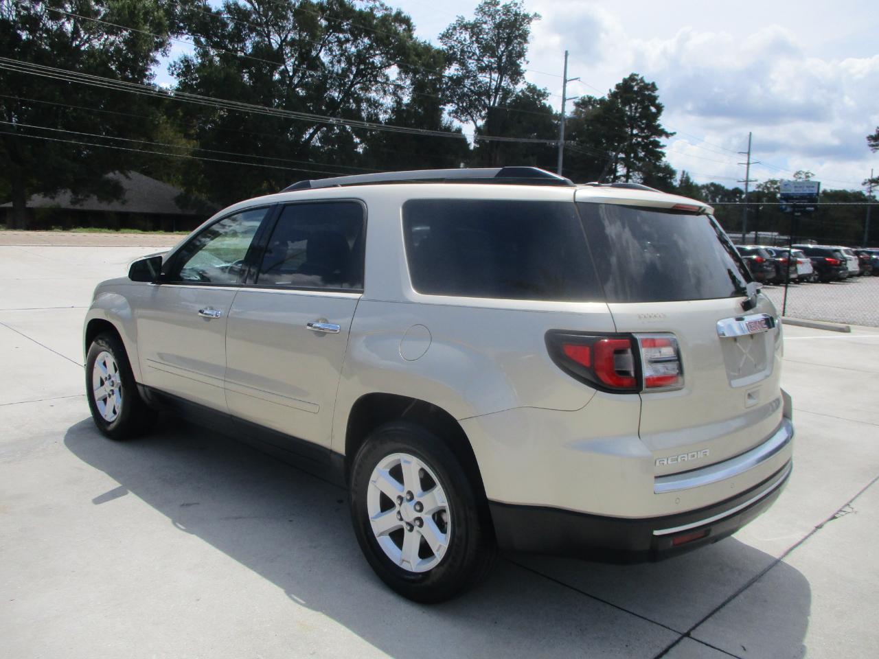 GMC Acadia FWD 4dr SLE1 2014