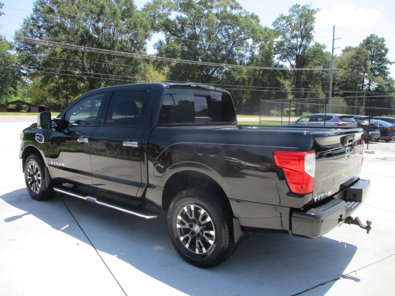 Nissan Titan 4x4 Crew Cab SL 2017