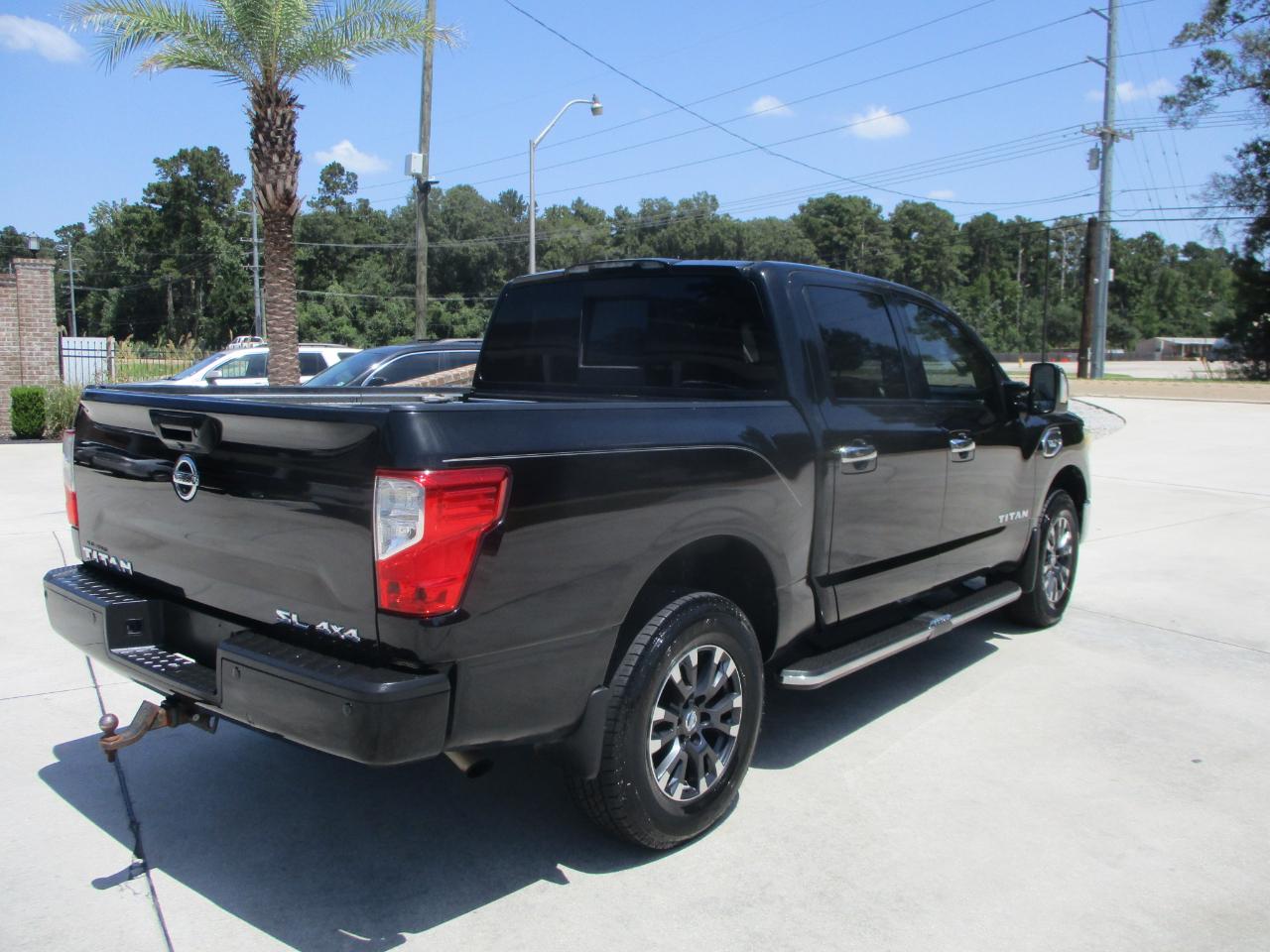 Nissan Titan 4x4 Crew Cab SL 2017