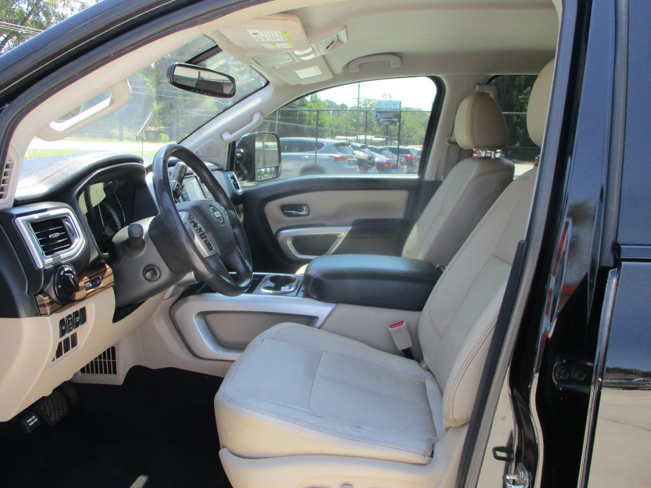 Nissan Titan 4x4 Crew Cab SL 2017