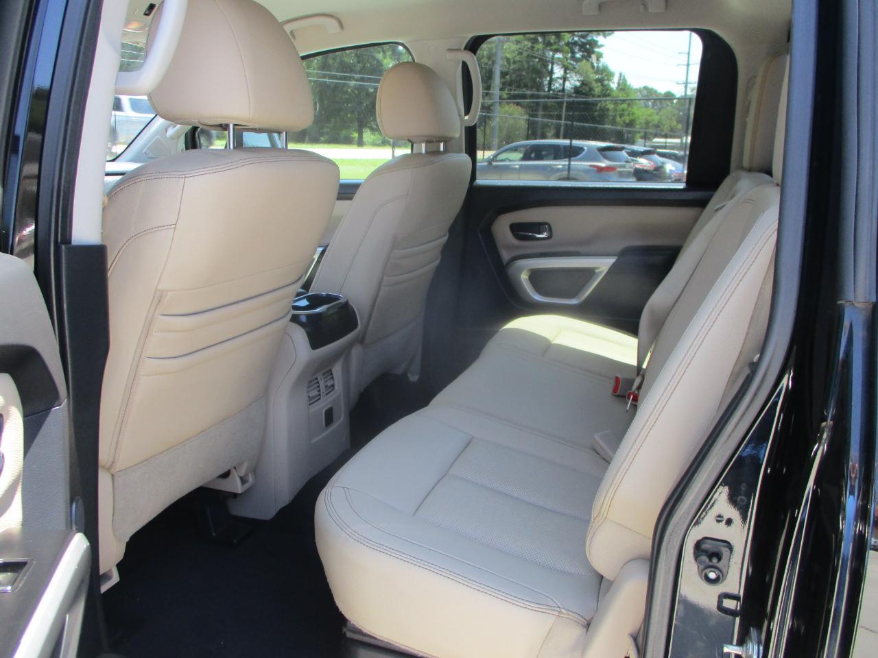 Nissan Titan 4x4 Crew Cab SL 2017