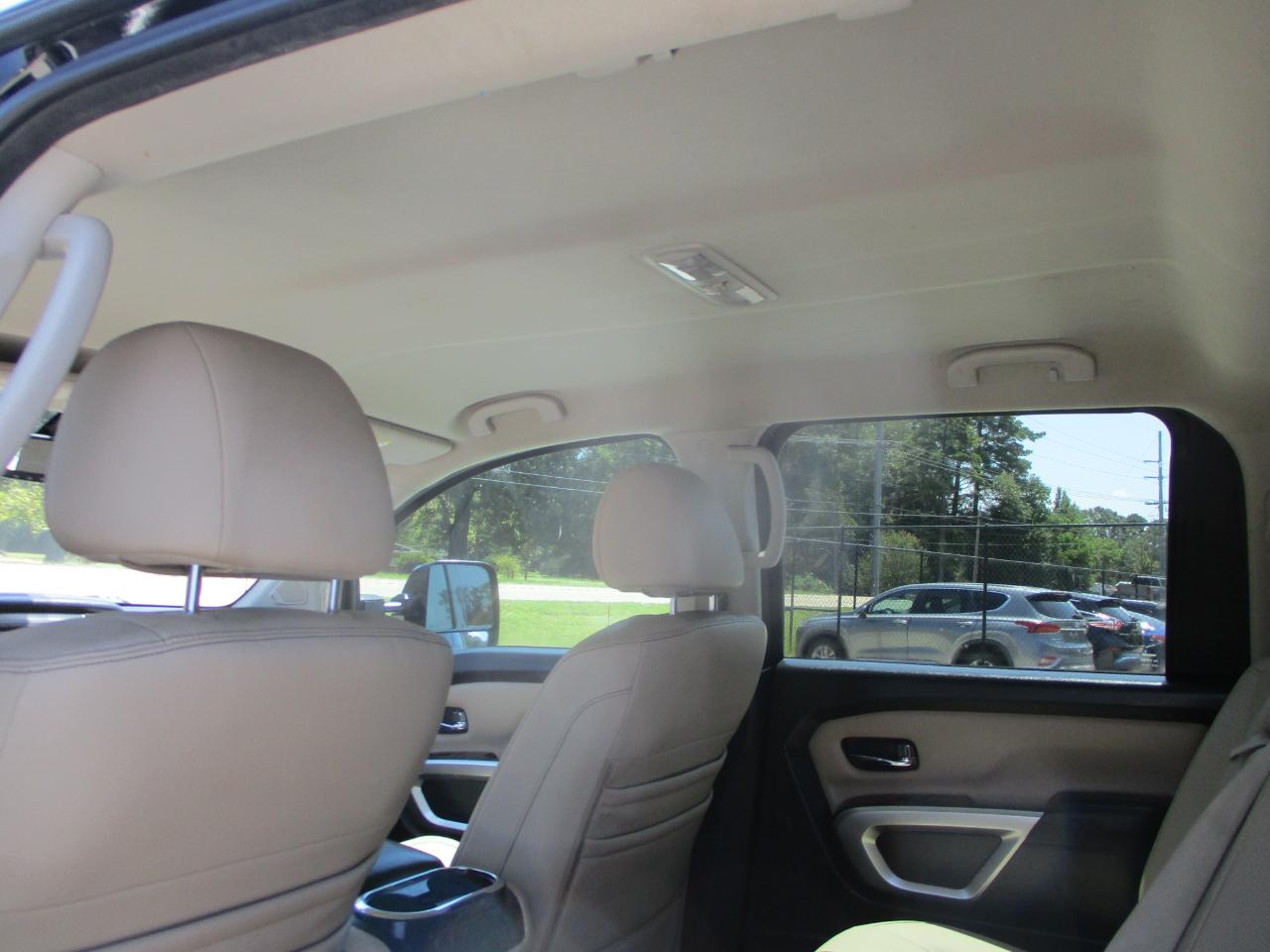 Nissan Titan 4x4 Crew Cab SL 2017