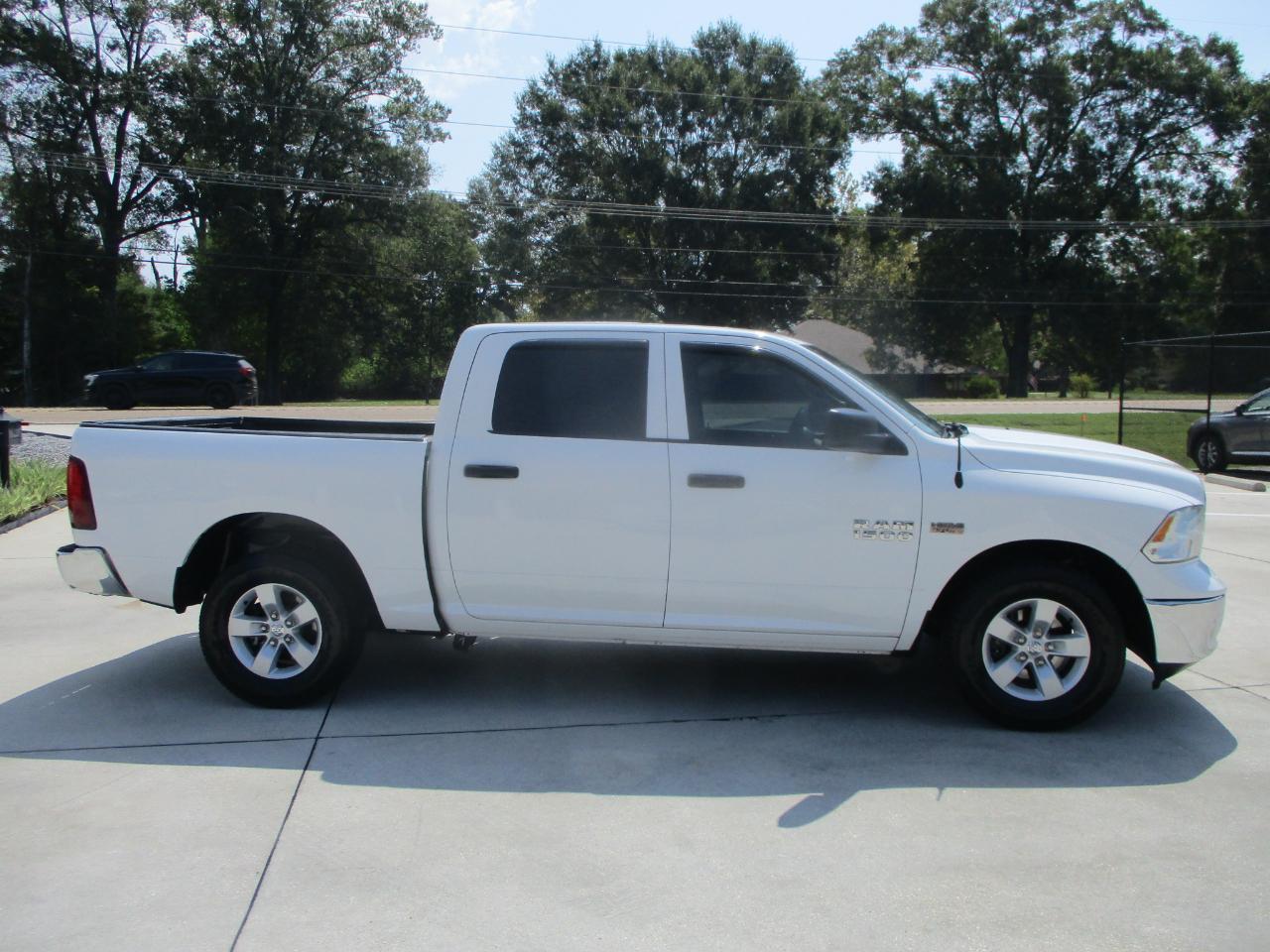 RAM 1500 Classic Tradesman 4x2 Crew Cab 5'7" Box 2019