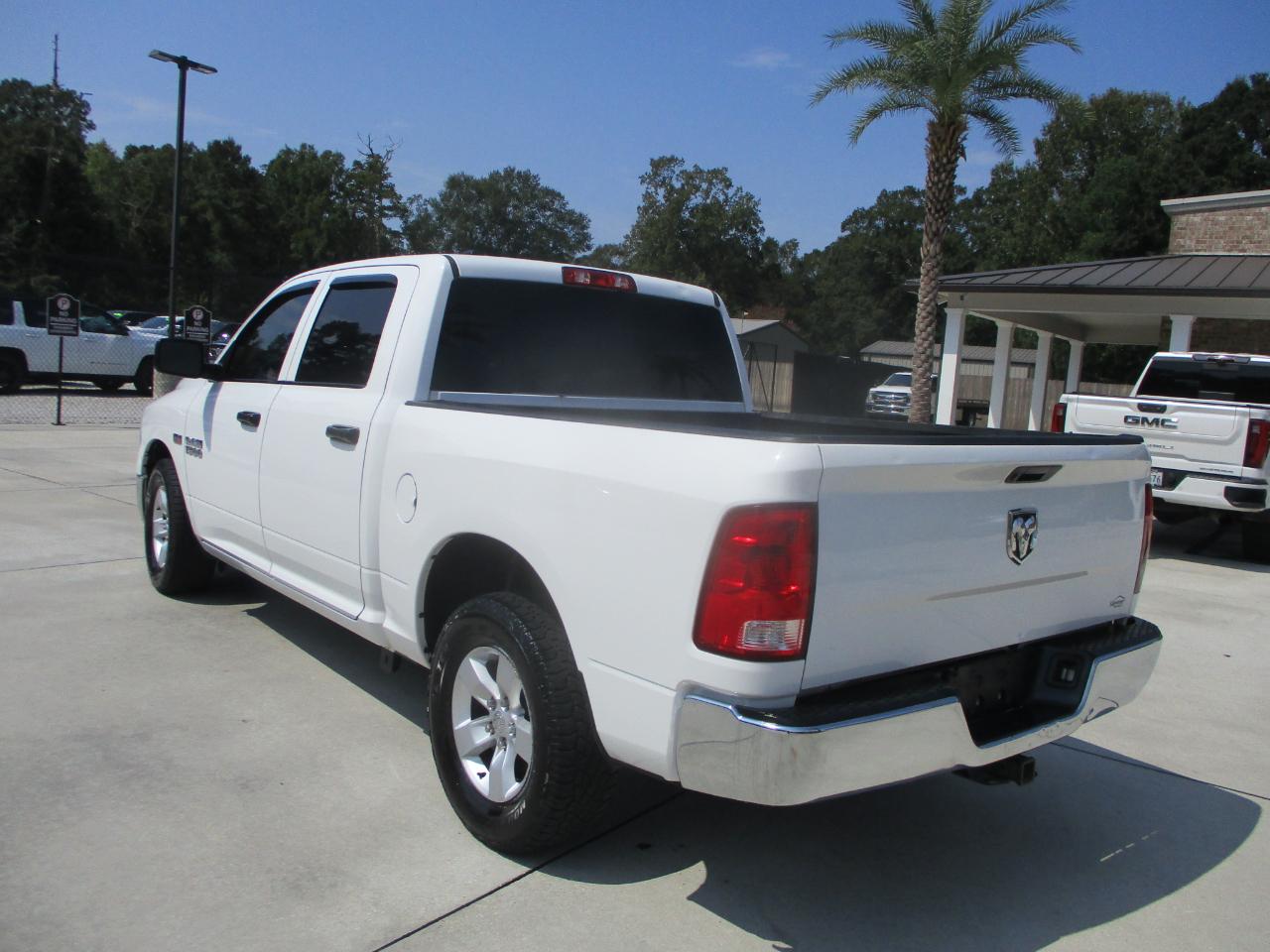 RAM 1500 Classic Tradesman 4x2 Crew Cab 5'7" Box 2019