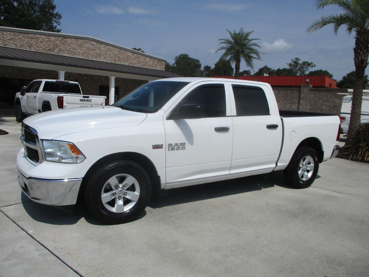 RAM 1500 Classic Tradesman 4x2 Crew Cab 5'7" Box 2019