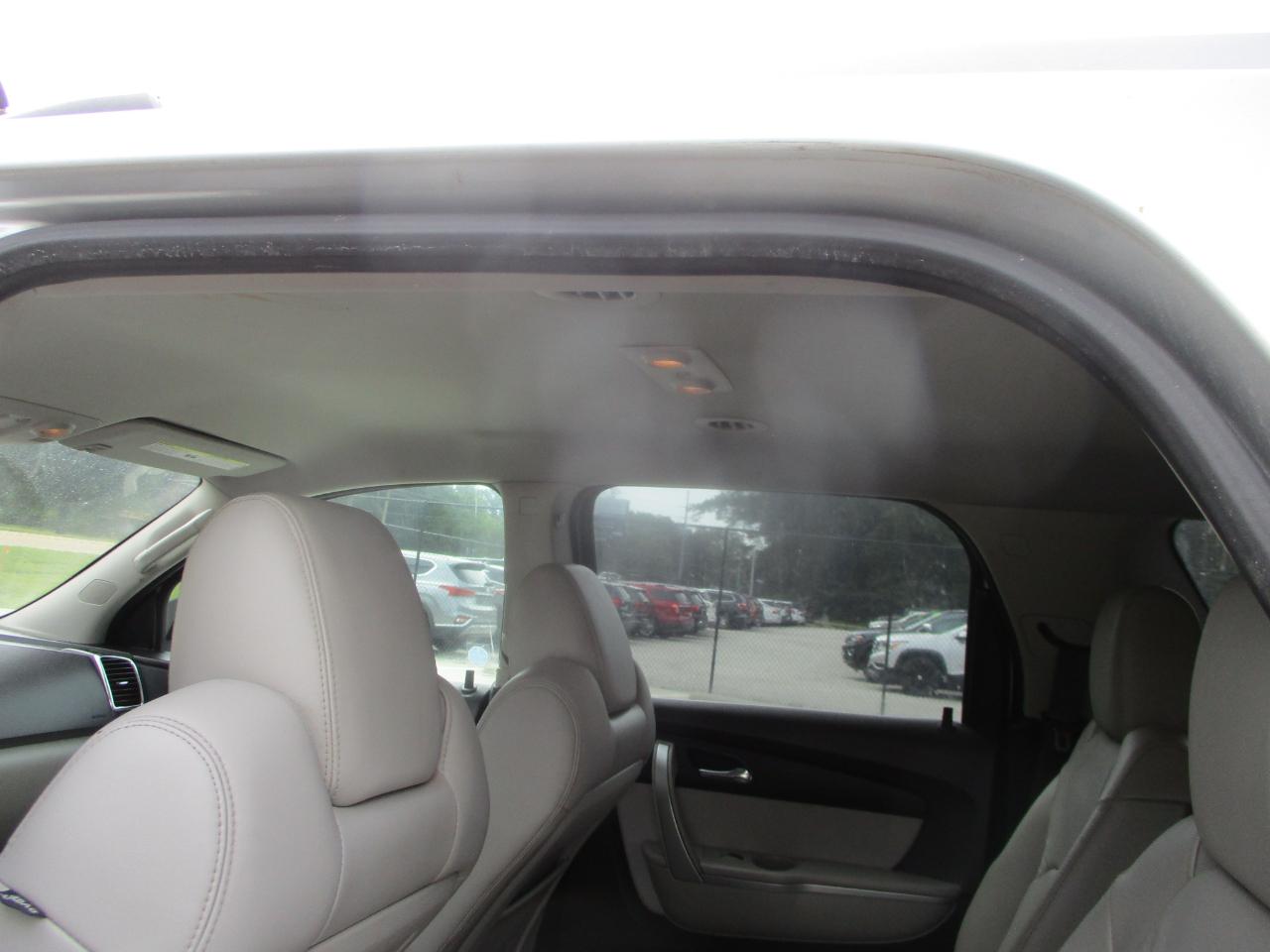 GMC Acadia FWD 4dr SLT1 2012
