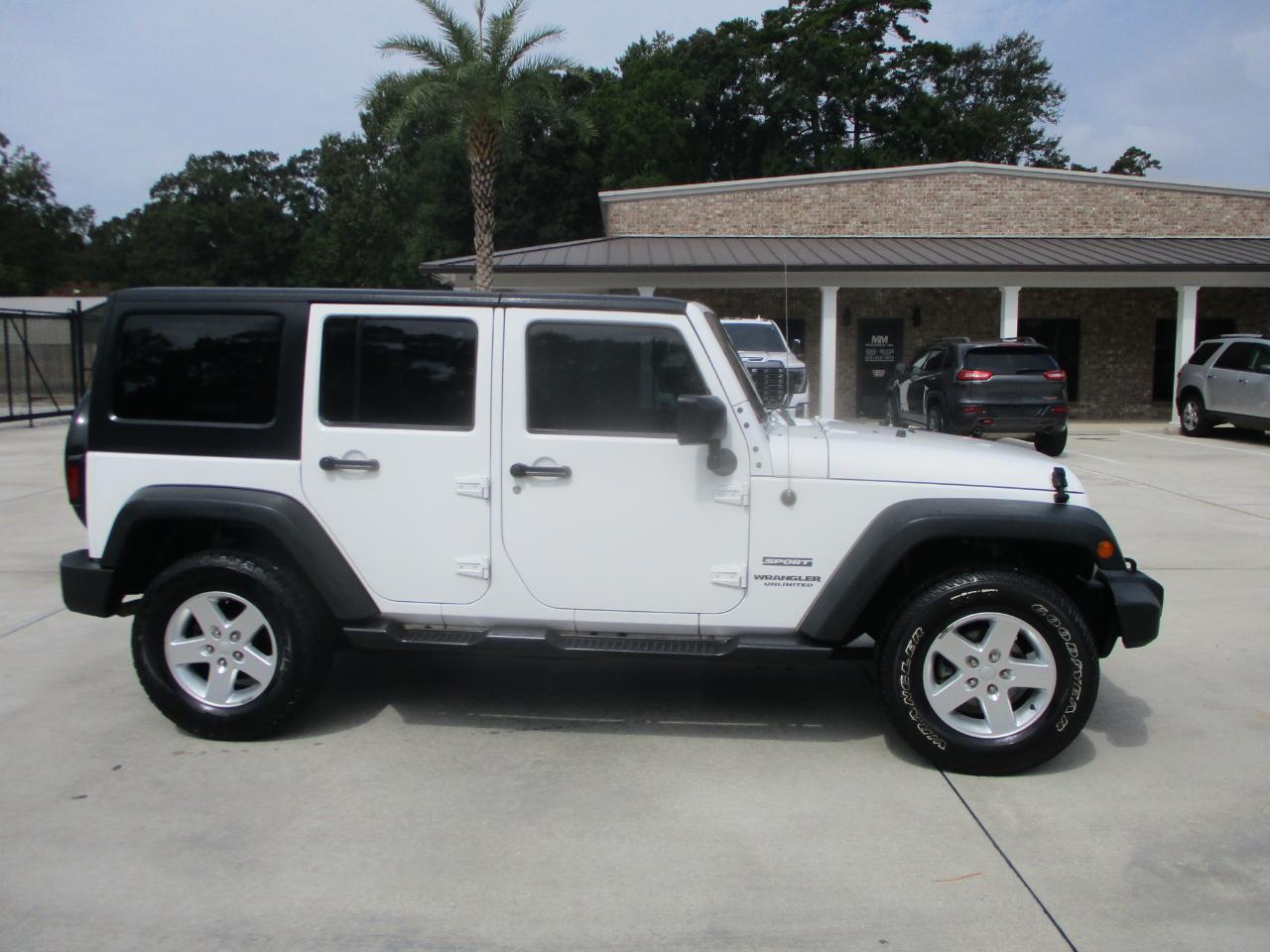 Jeep Wrangler Unlimited 4WD 4dr Sport 2015